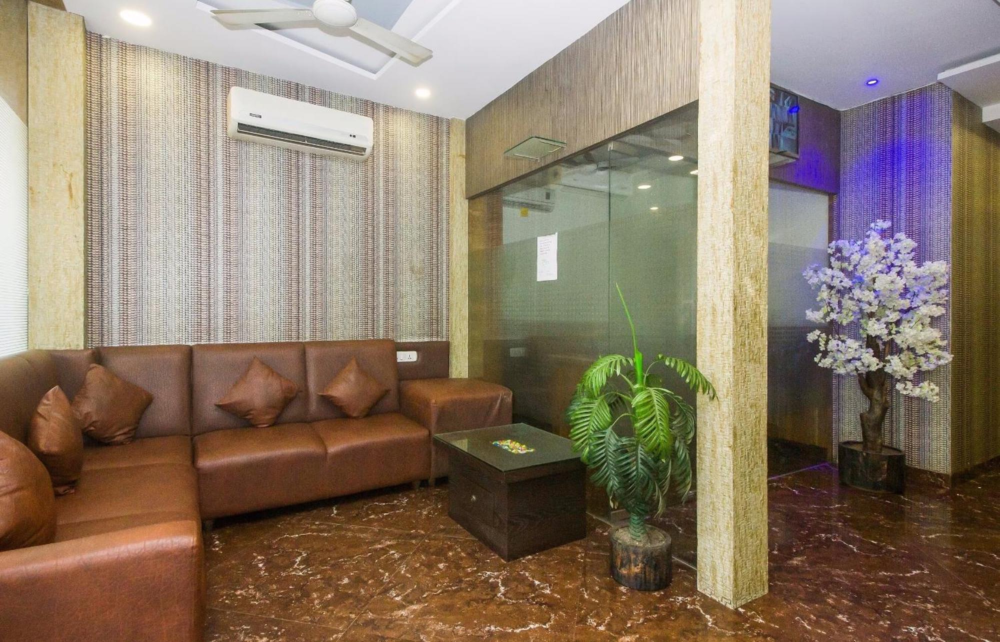 Capital O Hotel Pearl Near Us Embassy Mumbai  Buitenkant foto