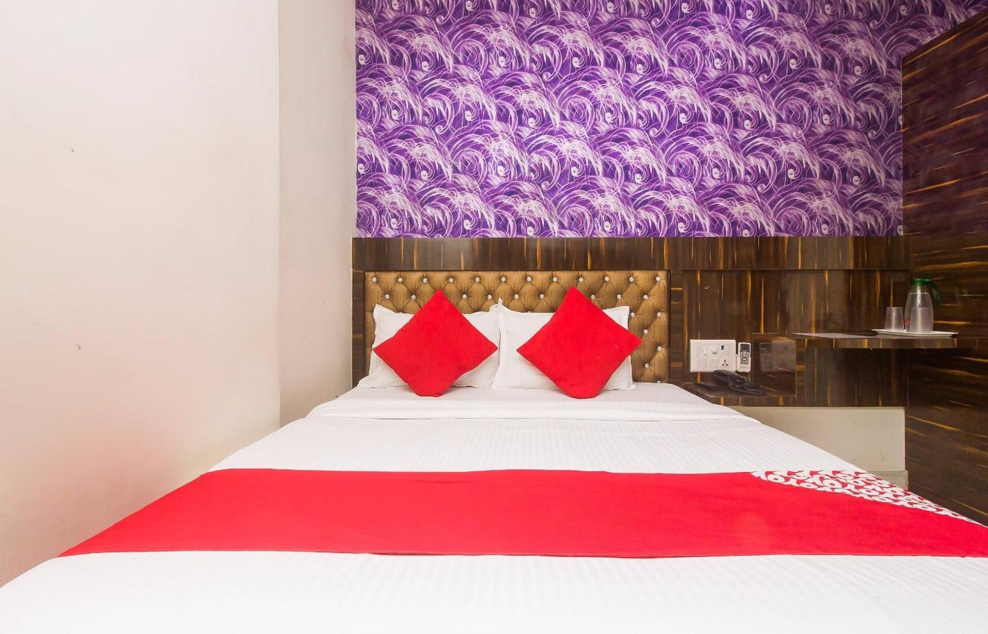 Capital O Hotel Pearl Near Us Embassy Mumbai  Buitenkant foto